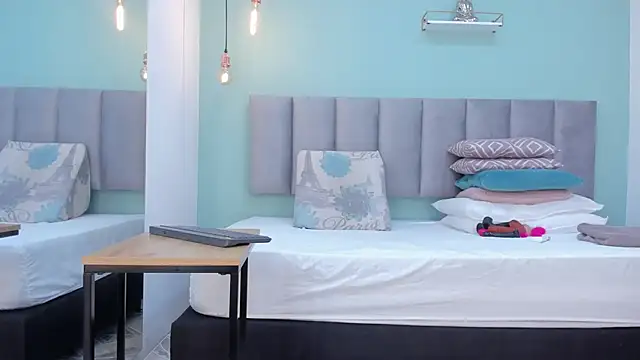 Snapshot of genesis4u chatting on October 2025 12:28:02 PM genesis4u online show from October 2025 12:28:02 PM