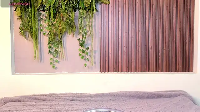 Dakotaferreti online show from October 2025 09:48:01 PM