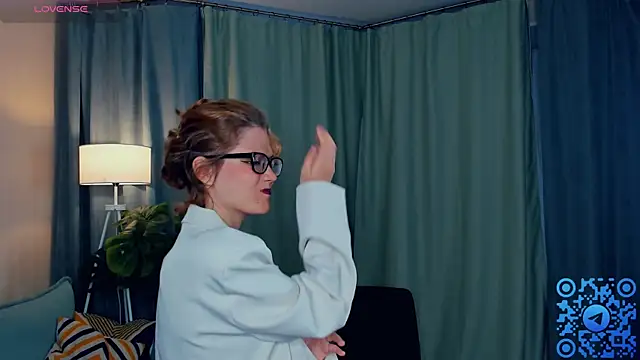 EdlinGathright online show from October 2025 03:42:02 AM