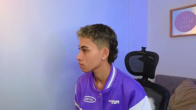 yulian vasquez online show from October 2025 12:36:02 PM