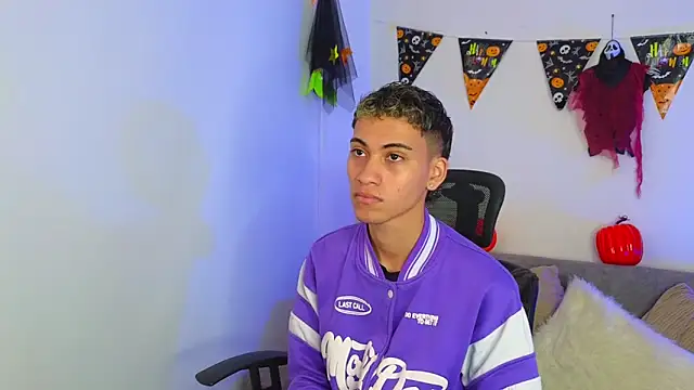 yulian vasquez online show from October 2025 12:28:01 PM