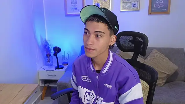 yulian vasquez online show from December 2025 12:25:02 PM