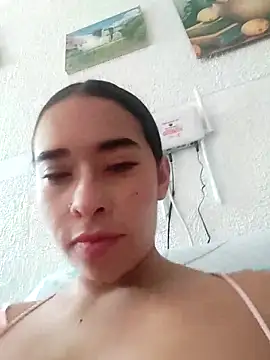 Snapshot of Valenn_fernandez chatting on April 2026 03:39:01 PM Valenn fernandez online show from April 2026 03:39:01 PM