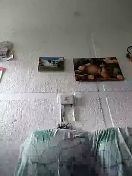Snapshot of Valenn_fernandez chatting on May 2026 03:08:02 PM Valenn fernandez online show from May 2026 03:08:02 PM