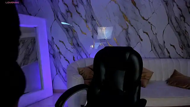 AmbarJames  online show from November 2025 11:47:02 AM