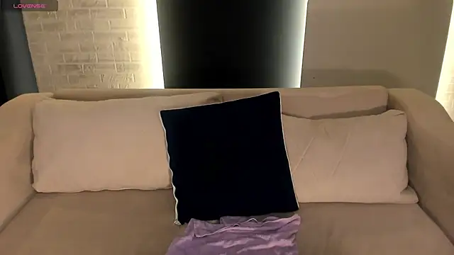 AmbarJames  online show from March 2026 12:16:01 PM