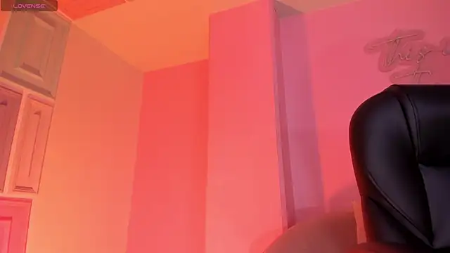SophieHouston  online show from July 2026 03:00:02 AM