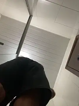 PIROCAGG21 online show from November 2025 08:38:02 AM