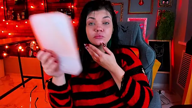 Snapshot of MaryHarrys chatting on October 2025 08:51:02 PM MaryHarrys online show from October 2025 08:51:02 PM