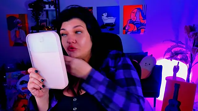 Snapshot of MaryHarrys chatting on October 2025 08:27:02 PM MaryHarrys online show from October 2025 08:27:02 PM