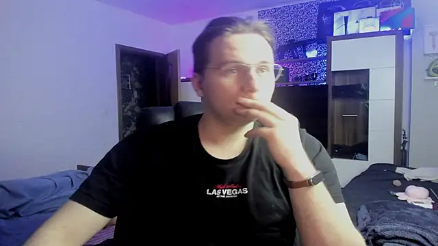 romiosabrino online show from March 2026 11:32:01 PM