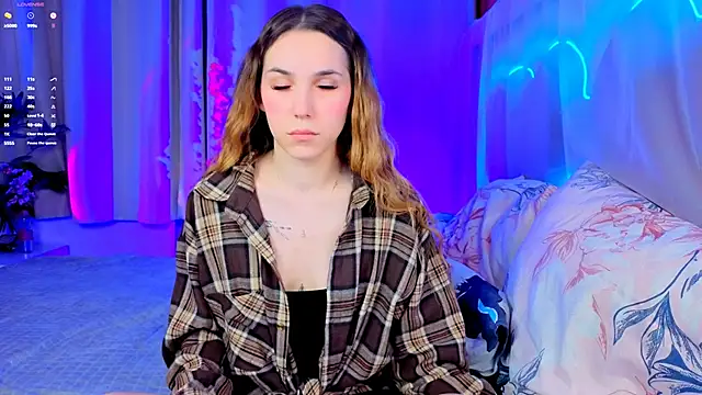 Snapshot of -CindyLou chatting on October 2025 08:30:02 PM -CindyLou online show from October 2025 08:30:02 PM