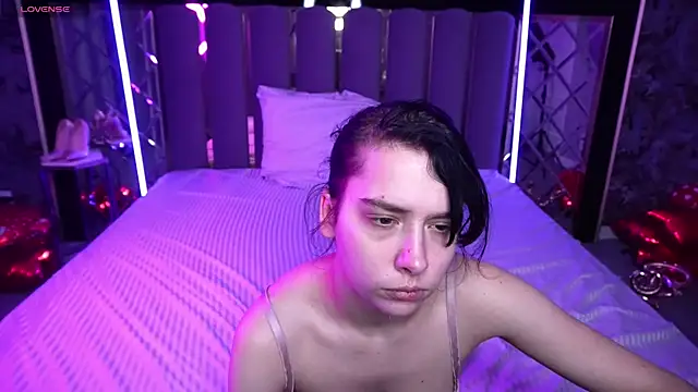 LiviaShy online show from February 2026 08:27:02 PM