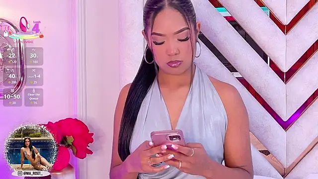 Mia Roset online show from October 2025 01:40:02 PM