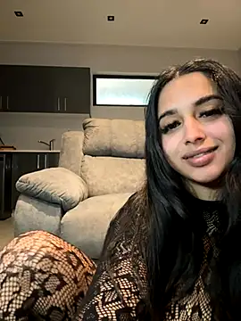 LilMisIndianx online show from October 2025 06:56:02 AM