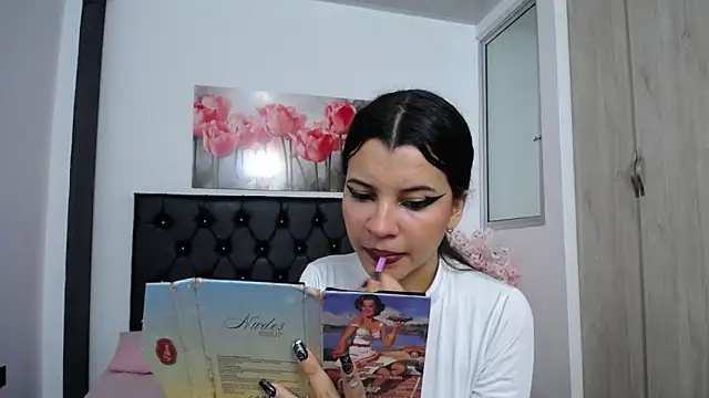 Snapshot of pinky_f00x chatting on September 2025 12:54:02 AM pinky f00x online show from September 2025 12:54:02 AM