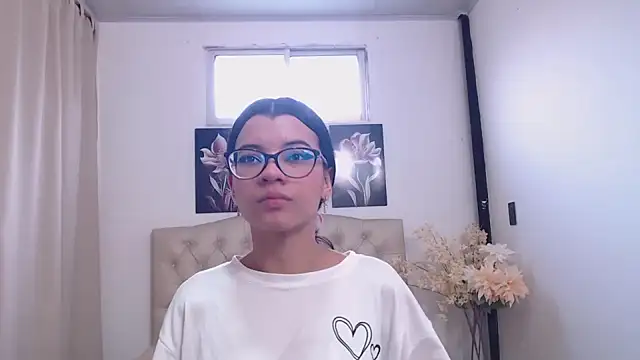 Snapshot of pinky_f00x chatting on September 2025 08:53:02 PM pinky f00x online show from September 2025 08:53:02 PM