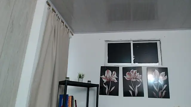 pinky f00x online show from February 2026 07:29:02 PM