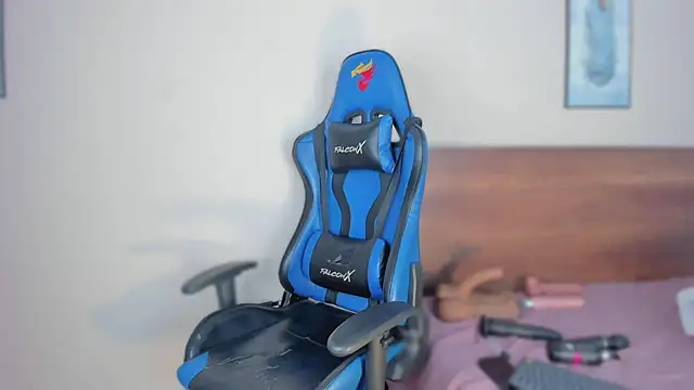 Niicol Jenner online show from February 2026 04:31:01 AM