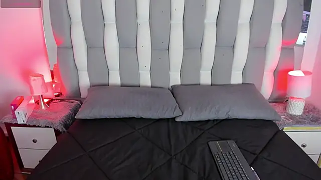 Snapshot of Adaara_Rey chatting on October 2025 08:06:02 PM Adaara Rey online show from October 2025 08:06:02 PM