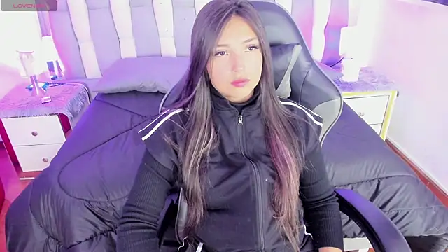 Snapshot of Adaara_Rey chatting on October 2025 08:18:01 PM Adaara Rey online show from October 2025 08:18:01 PM