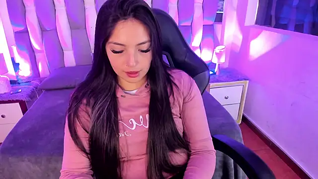 Snapshot of Adaara_Rey chatting on October 2025 08:58:01 PM Adaara Rey online show from October 2025 08:58:01 PM