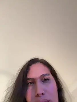 Bella  Wood online show from July 2026 10:00:01 PM