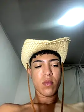 Hotboy00o online show from October 2025 12:32:01 AM