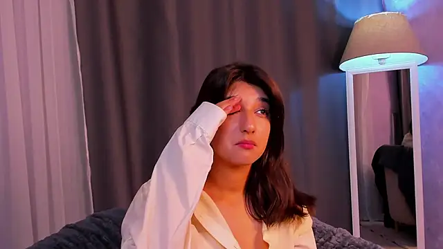 Elfy Rare  online show from September 2025 03:06:02 PM