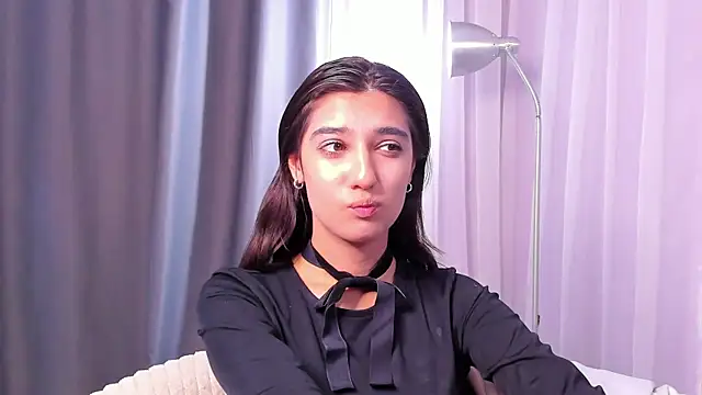 Elfy Rare  online show from October 2025 02:38:01 PM