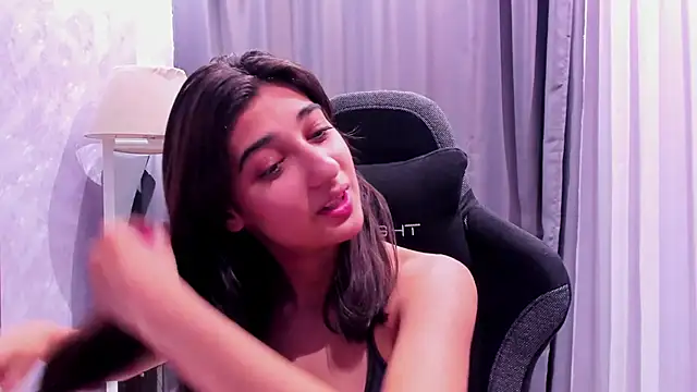 Elfy Rare  online show from November 2025 03:03:01 PM