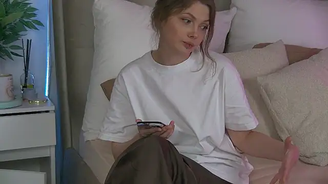 Snapshot of miamunn chatting on September 2025 03:45:01 PM miamunn online show from September 2025 03:45:01 PM