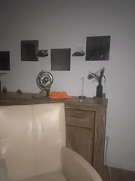 Foxy-Milfy online show from October 2025 09:48:01 PM