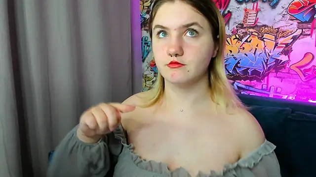 Snapshot of Julia_Jips chatting on September 2025 12:05:01 AM Julia Jips online show from September 2025 12:05:01 AM