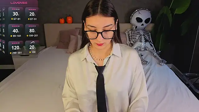 Carrie Roberts online show from October 2025 09:10:01 AM