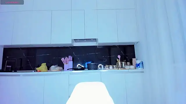 Snapshot of nana_le chatting on November 2025 01:20:01 PM nana le online show from November 2025 01:20:01 PM