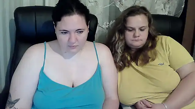 Snapshot of HollyXEva chatting on September 2025 08:32:02 PM HollyXEva online show from September 2025 08:32:02 PM