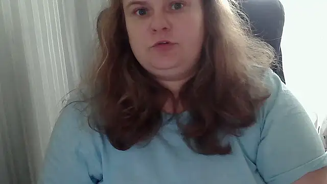 Snapshot of HollyXEva chatting on September 2025 09:32:01 AM HollyXEva online show from September 2025 09:32:01 AM