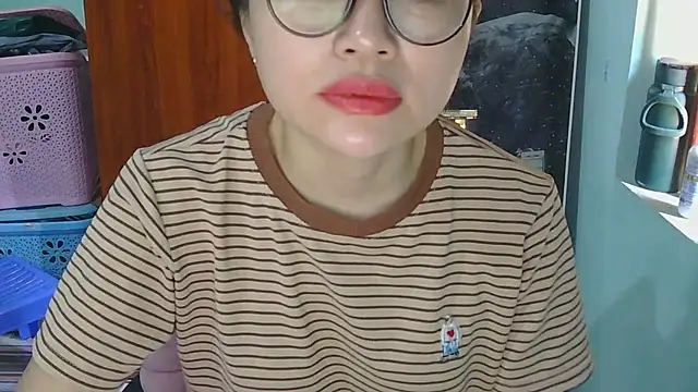 Uhem112 online show from September 2025 02:02:02 AM