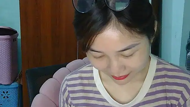 Uhem112 online show from October 2025 12:52:02 AM