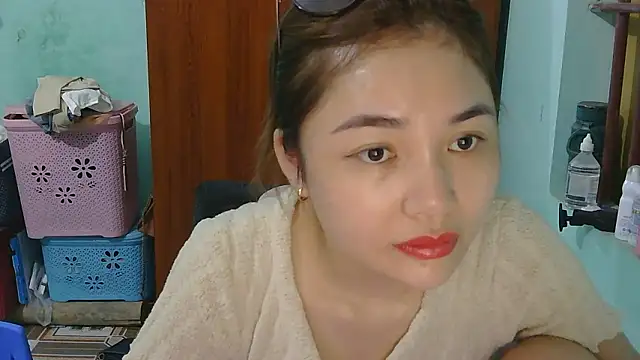 Uhem112 online show from October 2025 01:22:01 PM