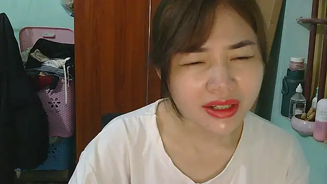 Uhem112 online show from December 2025 01:11:01 AM