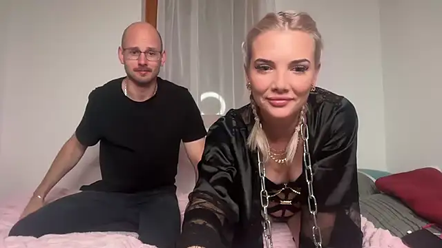 Foxy Bite online show from September 2025 08:03:01 PM