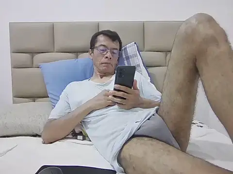 skinnylatino51 online show from September 2025 12:21:01 AM