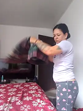 Snapshot of Abbyjoness21 chatting on September 2025 01:11:01 PM Abbyjoness21 online show from September 2025 01:11:01 PM