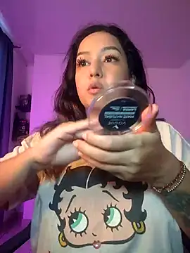 Snapshot of Abbyjoness21 chatting on September 2025 09:38:02 PM Abbyjoness21 online show from September 2025 09:38:02 PM