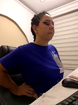 Snapshot of Abbyjoness21 chatting on October 2025 10:28:02 PM Abbyjoness21 online show from October 2025 10:28:02 PM