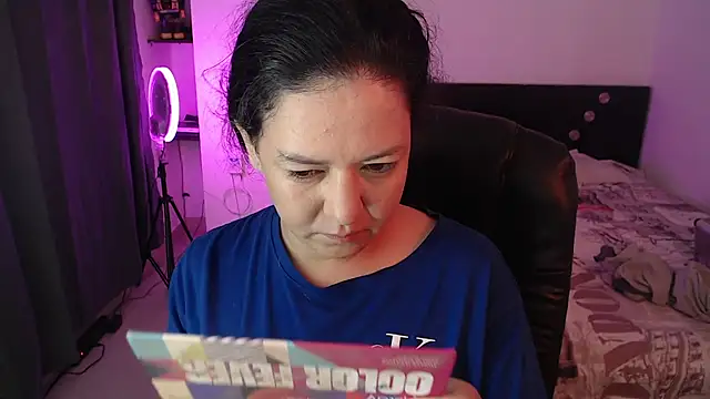 Snapshot of Abbyjoness21 chatting on October 2025 10:16:02 AM Abbyjoness21 online show from October 2025 10:16:02 AM