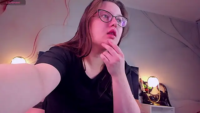 HelenDanvers online show from November 2025 03:07:01 AM