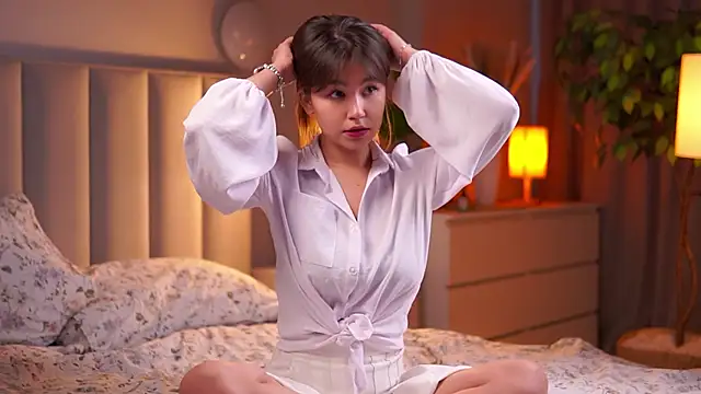 Julia PR0 online show from October 2025 08:51:02 AM